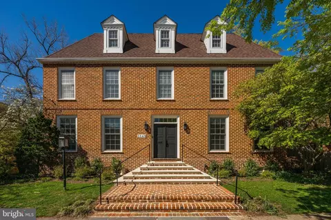 3849 Macomb St NW, Washington, DC 20016