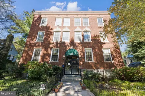 3039 Macomb St NW #16, Washington, DC 20008