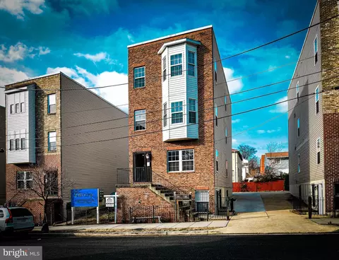 5210 F SE #3, Washington, DC 20019