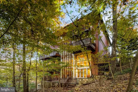 2807 Chesterfield Pl NW, Washington, DC 20008