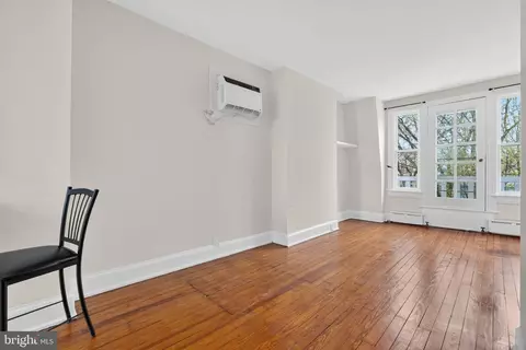 Living - 15 3rd St NE #5, Washington, DC 20002 photo 3 of 5