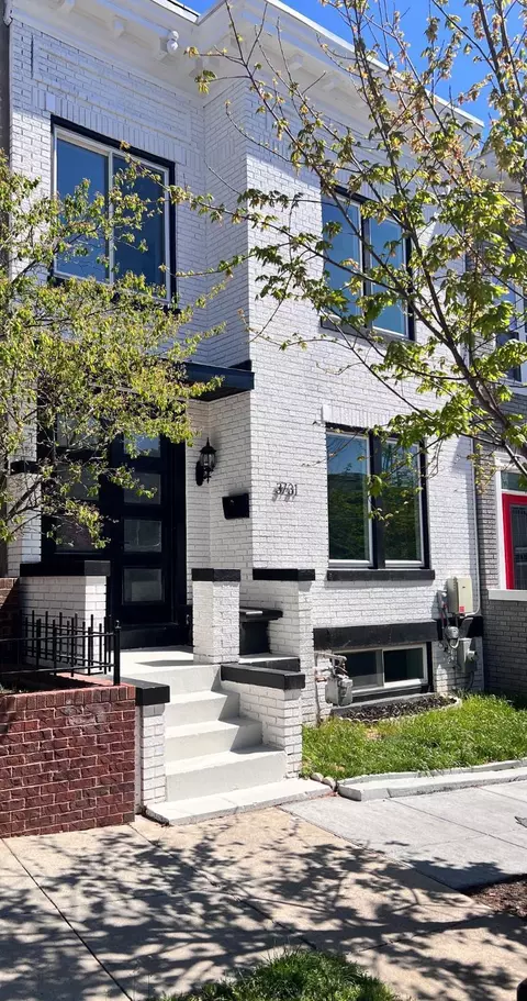 3731 9th St NW, Washington, DC 20010