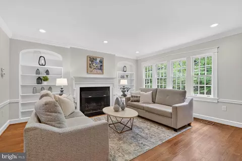 Living - 1616 44th St NW, Washington, DC 20007 photo 2 of 3