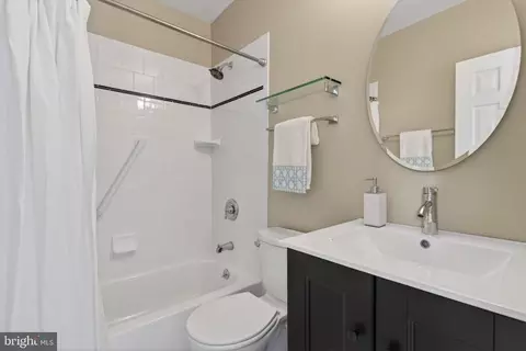 Bath - 110 6th St SE, Washington, DC 20003 photo 2 of 5
