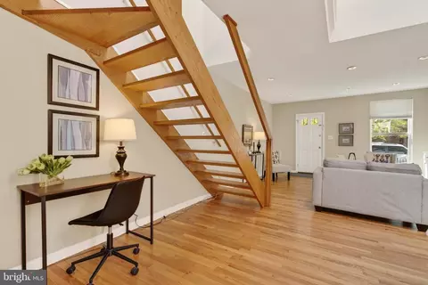 Entry Way - 110 6th St SE, Washington, DC 20003 photo 3 of 7