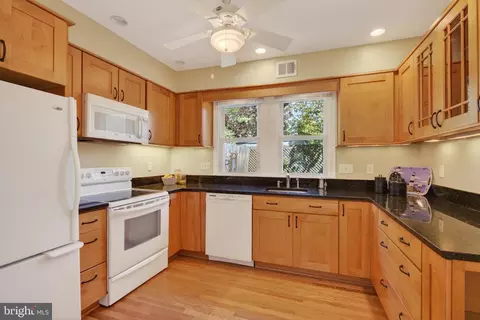 Kitchen - 110 6th St SE, Washington, DC 20003 photo 5 of 5