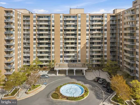 3001 Veazey Ter NW #615, Washington, DC 20008