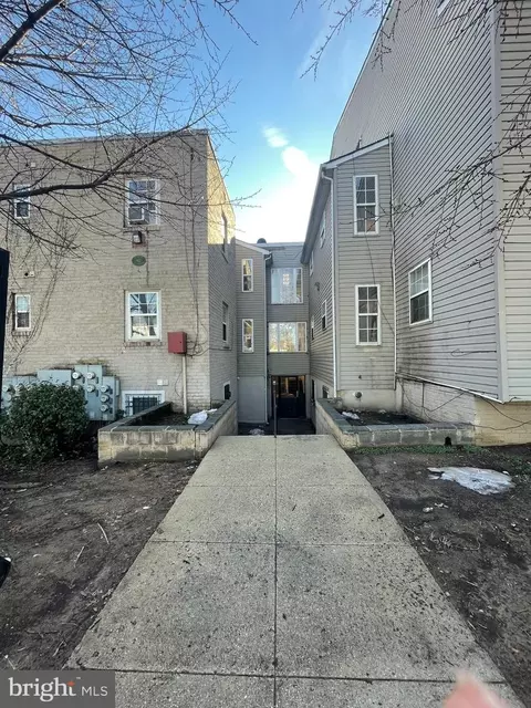 612 Eastern Ave NE #C02, Washington, DC 20019