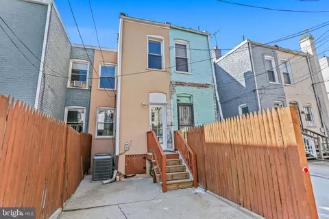 Exterior - 627 Gresham Pl NW, Washington, DC 20001 photo 2 of 4
