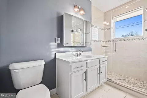 Bath - 2210 Hunter Pl SE, Washington, DC 20020 photo 6 of 6