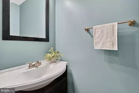 Bath - 803 9th St NE, Washington, DC 20002 photo 1 of 3
