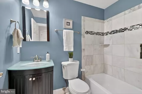 Bath - 803 9th St NE, Washington, DC 20002 photo 3 of 3