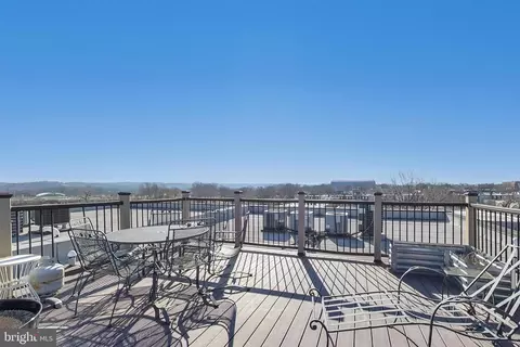 2012 D St NE #4, Washington, DC 20002