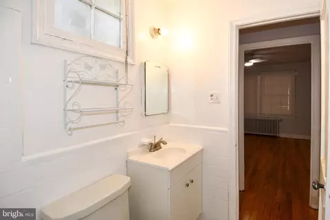 Bath - 1431 Holbrook St NE, Washington, DC 20002 photo 3 of 4