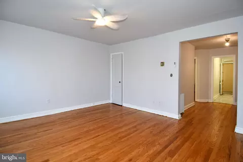 Living - 1431 Holbrook St NE, Washington, DC 20002 photo 4 of 5