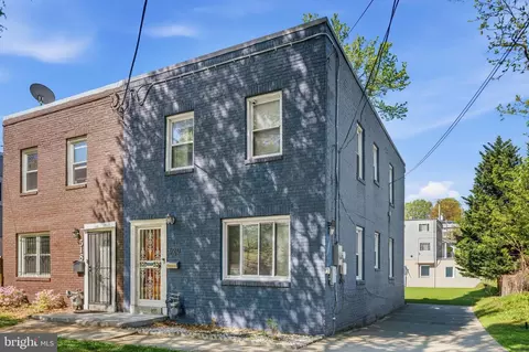 520 49th St NE, Washington, DC 20019