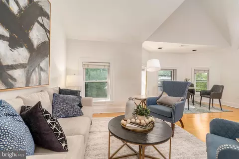 Living - 350 9th St SE #26, Washington, DC 20003 photo 1 of 3