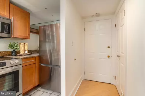 Entry Way - 350 9th St SE #26, Washington, DC 20003 photo 4 of 4