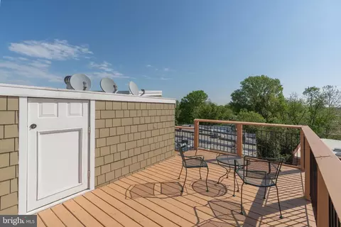 Exterior - 350 9th St SE #26, Washington, DC 20003 photo 6 of 9