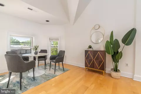 Dining - 350 9th St SE #26, Washington, DC 20003 photo 1 of 2