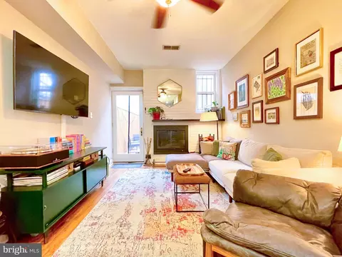 Living - 903 12th St SE, Washington, DC 20003 photo 2 of 2