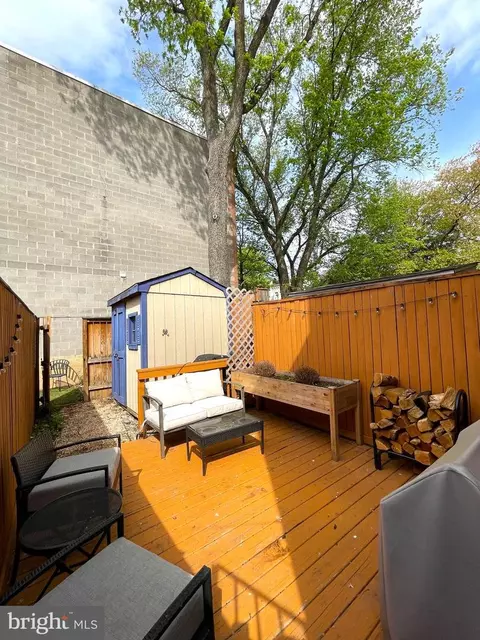 Exterior - 903 12th St SE, Washington, DC 20003 photo 4 of 5
