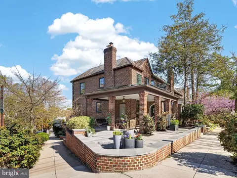 2119 Huidekoper NW, Washington, DC 20007