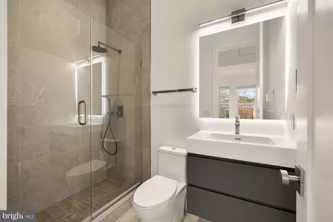 Bath - 329 8th St NE, Washington, DC 20002 photo 4 of 6