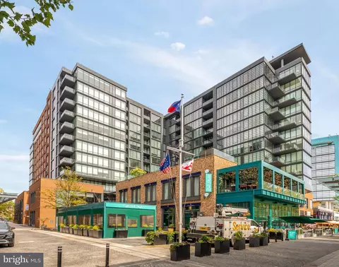 45 Sutton Sq SW #906, Washington, DC 20024