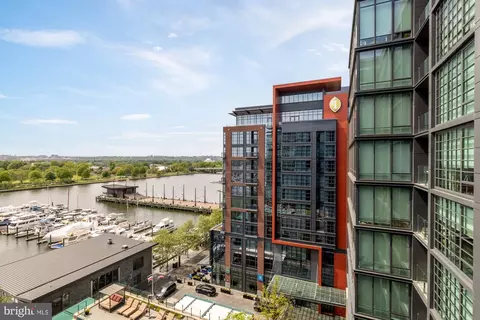 45 Sutton Sq SW #906, Washington, DC 20024