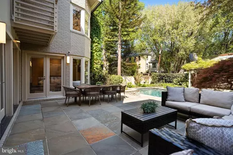 Exterior - 2319 Bancroft Pl NW, Washington, DC 20008 photo 2 of 4