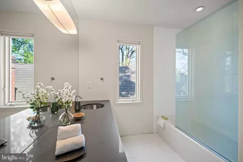 Bath - 2319 Bancroft Pl NW, Washington, DC 20008 photo 3 of 4