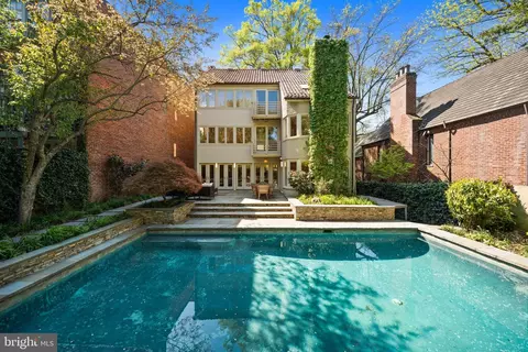 Exterior - 2319 Bancroft Pl NW, Washington, DC 20008 photo 4 of 4