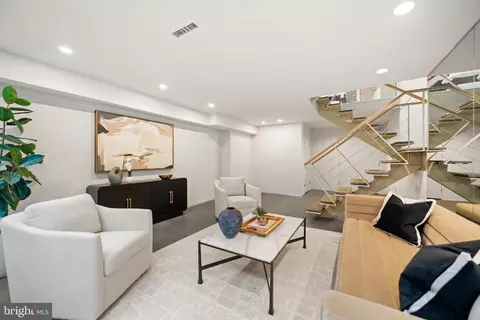 Living - 2319 Bancroft Pl NW, Washington, DC 20008 photo 4 of 4