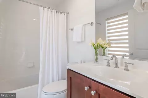 Bath - 330 L St SE, Washington, DC 20003 photo 3 of 3