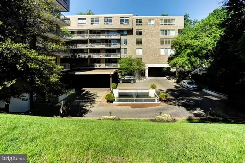 4100 Cathedral Ave NW #512, Washington, DC 20016