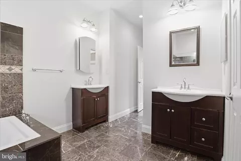 Entry Way - 641 L St NE, Washington, DC 20002 photo 3 of 3