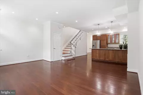 Living - 641 L St NE, Washington, DC 20002 photo 4 of 7
