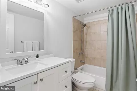 Bath - 641 L St NE, Washington, DC 20002 photo 4 of 4