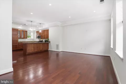 Living - 641 L St NE, Washington, DC 20002 photo 2 of 7