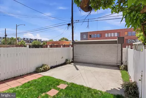 Exterior - 641 L St NE, Washington, DC 20002 photo 3 of 7