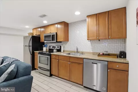 Kitchen - 641 L St NE, Washington, DC 20002 photo 3 of 5