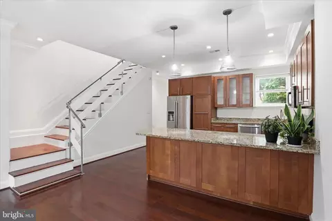 Entry Way - 641 L St NE, Washington, DC 20002 photo 2 of 3