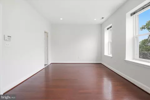 Living - 641 L St NE, Washington, DC 20002 photo 6 of 7
