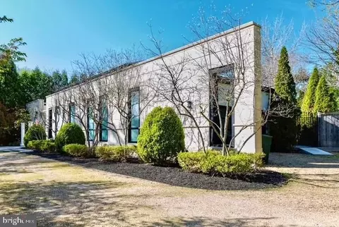 3017 Gates Rd NW, Washington, DC 20008