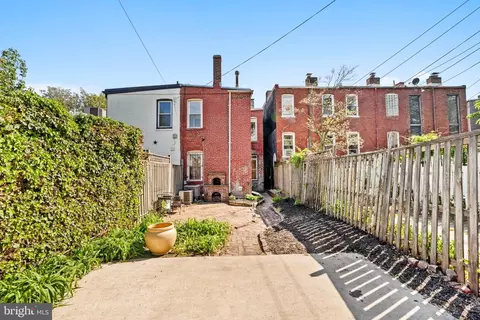 Exterior - 1112 I St SE, Washington, DC 20003 photo 5 of 8