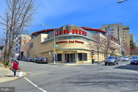 Exterior - 2370 Champlain St NW #35, Washington, DC 20009 photo 3 of 6