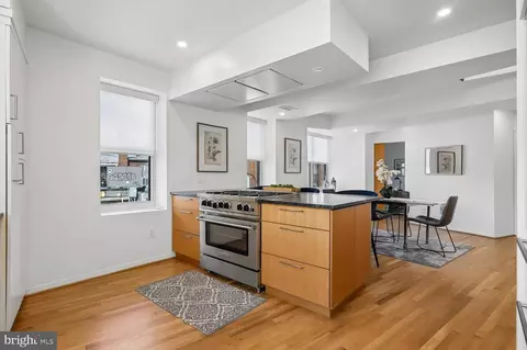 Kitchen - 2370 Champlain St NW #35, Washington, DC 20009 photo 4 of 6