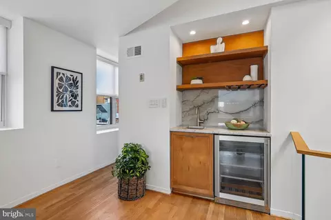 Entry Way - 2370 Champlain St NW #35, Washington, DC 20009 photo 4 of 7