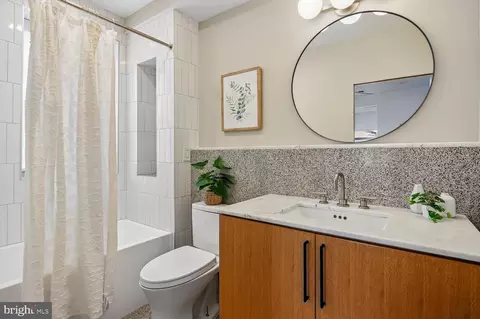 Bath - 2370 Champlain St NW #35, Washington, DC 20009 photo 1 of 3